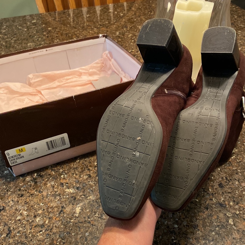 Brown suede boots - Picture 6 of 7